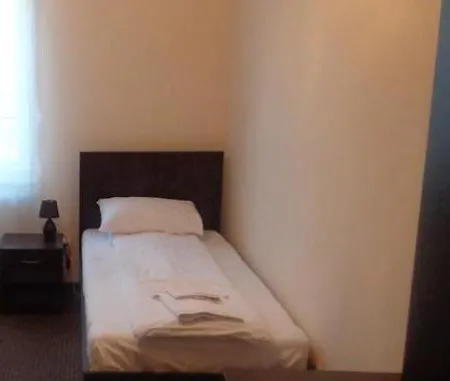 酒店 & Restauracja Euforia 加尔沃林