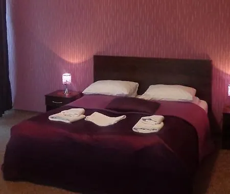 فندق & Restauracja Euforia غارفولين